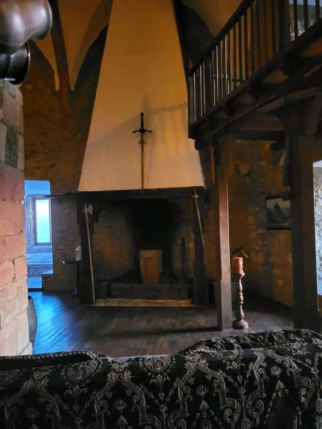 Burg Hermannstein - Rittersaal ヴェッツラー エクステリア 写真